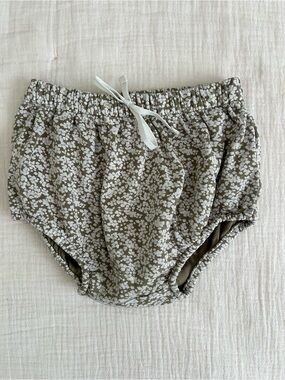 Jamie Kay bloomers